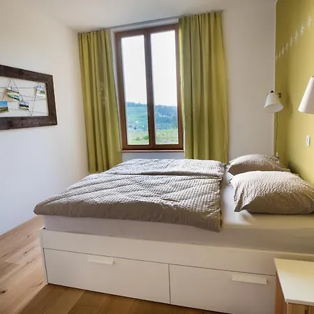 Hisa Sonca Toti Breg * Svecina