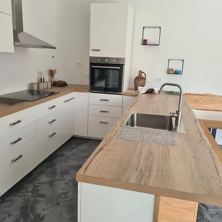 Landhuis Hisa Sonca Toti Breg