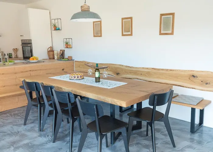 Hisa Sonca Toti Breg *