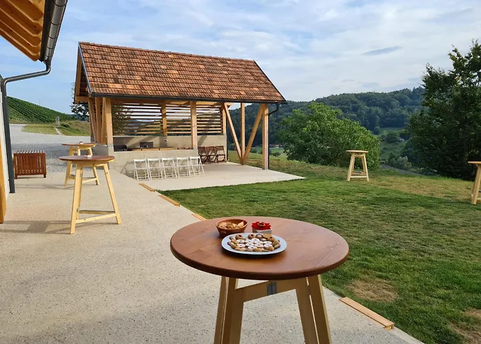 Hisa Sonca Toti Breg *